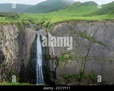 Speke's Mill Mouth, une chute d'eau près de Hartland Quay, dans le nord du Devon, en Angleterre Banque D'Images