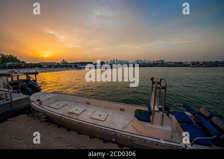 Doha Cornish , routes de Doha , coucher de soleil Banque D'Images