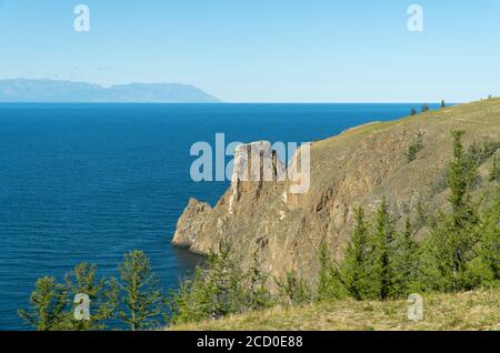 Cape Khoboy, côte rocheuse. Pointe nord de l'île d'Olkhon sur le lac Baikal. Concept de voyage. Banque D'Images