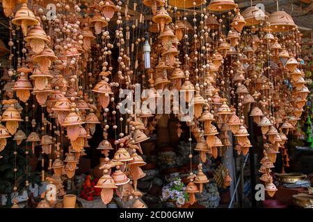 Reine de la mer d'Arabie, Synagogue Paradesi, filets de pêche chinois, Port de cochin, boutiques d'artisanat indien antique à Mattancherry à Kochi, Inde. Banque D'Images