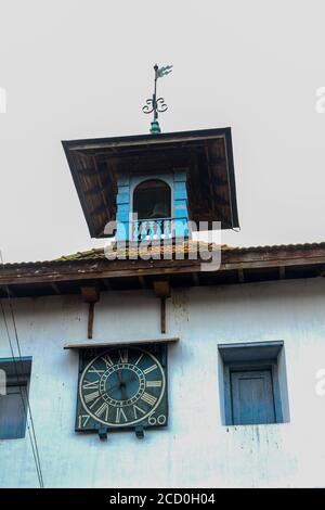 Reine de la mer d'Arabie, Synagogue Paradesi, filets de pêche chinois, Port de cochin, boutiques d'artisanat indien antique à Mattancherry à Kochi, Inde. Banque D'Images