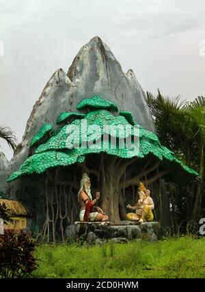 L'effigie à couper le souffle de Shiva à Murudeshwar serait la deuxième plus grande statue de Shiva au monde, un célèbre centre de pèlerinage pour les Hindous. Banque D'Images