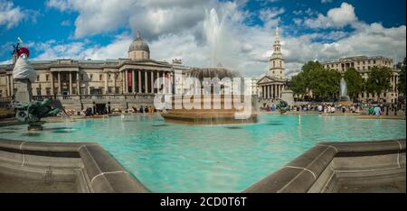 LONDRES - la National Portrait Gallery sur Trafalgar Square, un site d'intérêt de renommée mondiale dans le West End de Londres