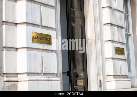 LONDON - panneau du Cabinet Office à l'extérieur du bâtiment - le département Du Gouvernement du Royaume-Uni Banque D'Images
