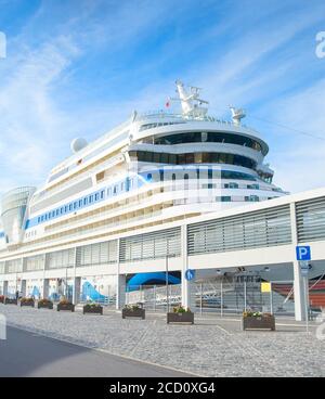 Paquebot de croisière de luxe océanique au port de Madère. Funchal, Madère, Portugal Banque D'Images