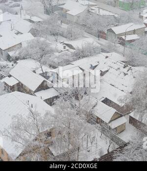 Voir l'aerail de zone résidentielle et privat bâtiments en hiver neige jour, Kiev, Ukraine Banque D'Images