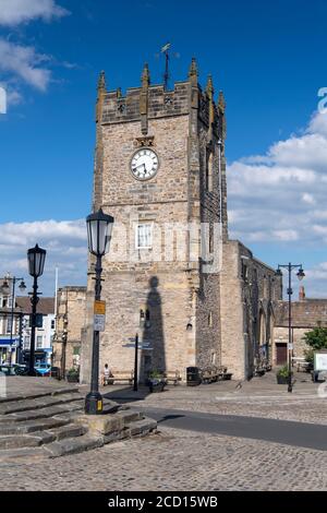 Église de la Sainte-Trinité dans la place du marché, Richmond, dans le North Yorkshire, qui abrite le musée régimentaire de Green Howards. ROYAUME-UNI. Banque D'Images