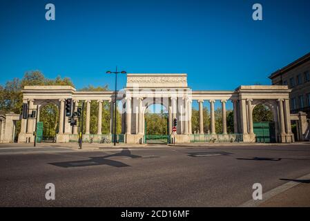 Hyde Park Corner à l'heure de pointe du matin pendant le confinement national, Covid-19 World Pandemic ; Londres, Angleterre Banque D'Images