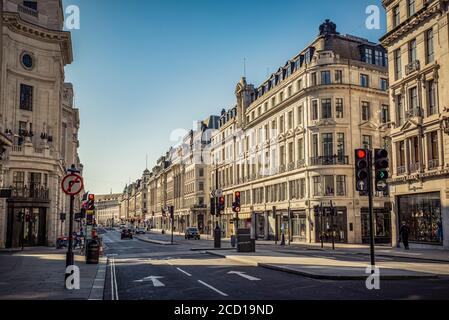 Regent Street à l'heure de pointe du matin pendant le confinement national, Covid-19 World Pandemic; Londres, Angleterre Banque D'Images