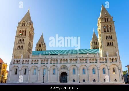 Basilique de St Peter et St Paul, la cathédrale de Pecs en Hongrie Banque D'Images