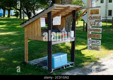 Stand de bord de route vendant des produits frais locaux. Ontario Canada. Banque D'Images