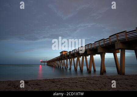 Longue exposition de la jetée à Venice Beach, FL Banque D'Images
