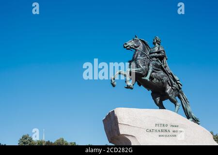 Le monument en bronze de l'cavalier dédié à Pierre le Grate, célèbre tsar russe et empereur Banque D'Images