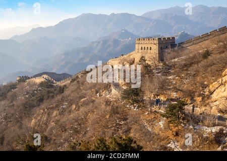 Beijing, Chine - janvier 14 2020: Le Grand mur de Chine à Badaling construit dans la dynastie Ming, c'est la section la plus populaire pour le tourisme par millions de personnes chaque année Banque D'Images