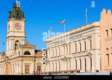 Ballarat Australie / vers 1872 Hôtel de ville de Ballarat et Centre commercial Central Square. Banque D'Images