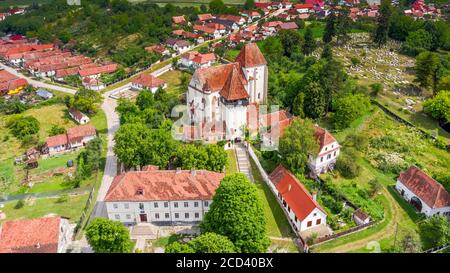 L'église fortifiée de Bazna est un point de repère saxon en Transylvanie, en Roumanie. Banque D'Images