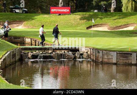 Thomas Bjorn (à droite) et Robert Rock au Danemark le 10e jour d'avant-première du championnat britannique ISPS HANDA au Belfry, Sutton Coldfield. Banque D'Images