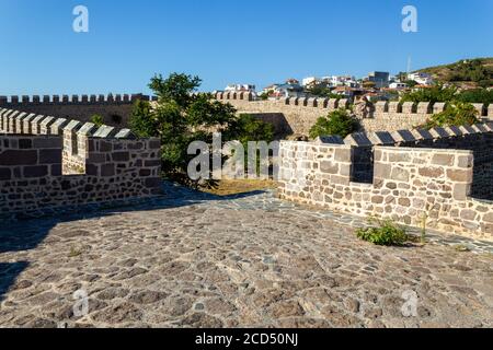 Babakale, Canakkale / Turquie - juillet 18 2020: Château de Babakale et centre ville de Turquie et le point le plus occidental de l'Asie continentale Banque D'Images