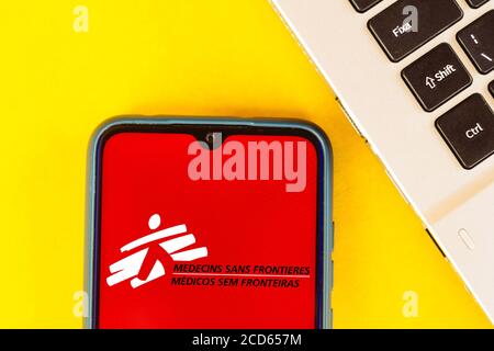 Sur cette photo, le logo médecins sans frontières (MSF) apparaît sur un smartphone. Banque D'Images