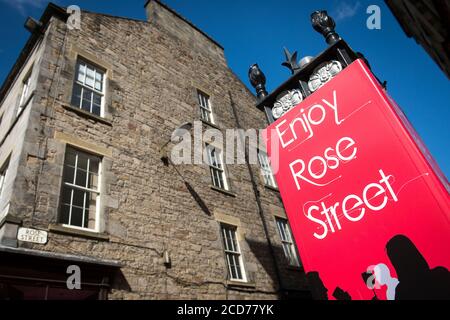 Panneau sur Rose Street, New Town, Edinburgh, Scotland. Banque D'Images