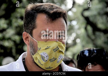 Caserta (ce), Campanie, Italie 27 août 2020. Le ministre Matteo Salvini lors d'une courte visite dans la ville de Caserta (ce), pour rencontrer ses partisans avant les élections régionales qui auront lieu à la mi-septembre. Credit: Vincenzo izzo / Alamy Live News Banque D'Images