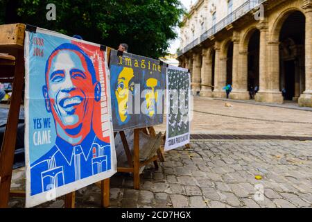 Caraïbes, la Havane, Cuba - 10 décembre 2016 : souvenirs colorés à vendre à l'époque de la révolution communiste dans un marché de la Habana, dans le centre de l'AME Banque D'Images