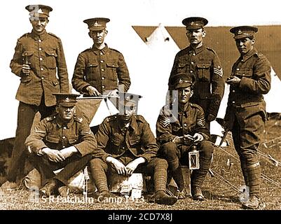 Un groupe du Royal Sussex Regiment (actif de 1881 à 1966) au camp de Patcham en 1913, juste avant le début de la première Guerre mondiale (première Guerre mondiale). Le régiment a vu le service actif dans la Seconde Guerre des Boers, la première Guerre mondiale et plus tard dans la Seconde Guerre mondiale Banque D'Images