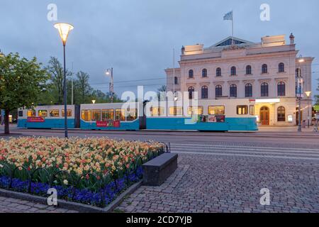 Trams sur la place Drottningtorget à Göteborg, en Suède Banque D'Images