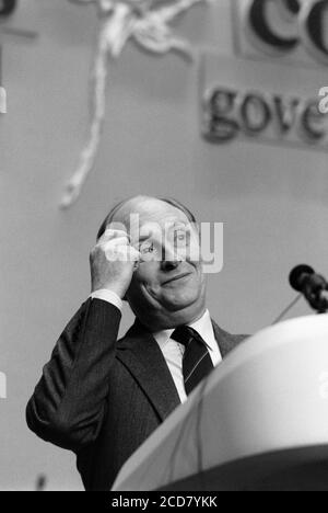 Neil Kinnock et Tom Sawyer à la Conférence des gouvernements locaux du travail de Southampton. 19 février 1989. Photo: Neil Turner Banque D'Images