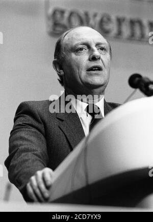 Neil Kinnock et Tom Sawyer à la Conférence des gouvernements locaux du travail de Southampton. 19 février 1989. Photo: Neil Turner Banque D'Images