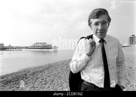 Jack Straw Secrétaire de l'éducation fantôme du député de travail sur la plage près du Centre de Brighton lors de la Conférence du Parti du travail Brighton, East Sussex. 03 octobre 1989. Photo: Neil Turner Banque D'Images