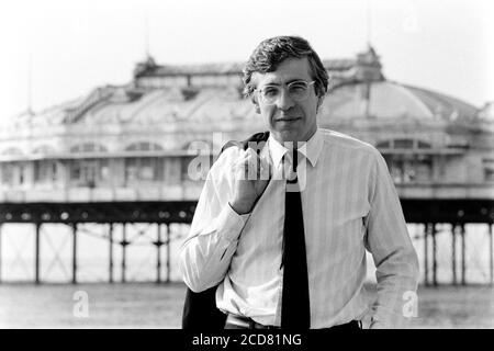 Jack Straw Secrétaire de l'éducation fantôme du député de travail sur la plage près du Centre de Brighton lors de la Conférence du Parti du travail Brighton, East Sussex. 03 octobre 1989. Photo: Neil Turner Banque D'Images