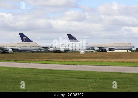 Trois Boeing 747 de Saudi Arabian Airlines sont installés à l'aéroport de Cotswold en attente de mise au rebut après leur retrait de l'utilisation Banque D'Images