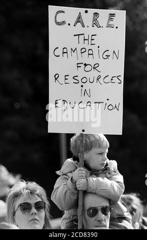 Démonstration de financement de l'éducation locale à Bournemouth et Dorset aux jardins d'hiver de Bournemouth. 10 octobre 1992. Photo: Neil Turner Banque D'Images