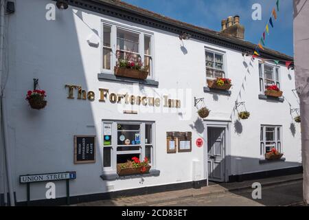 La maison publique Fortesque Inn à Union Street, Salcombe, South Hams, Devon, une station balnéaire populaire Banque D'Images