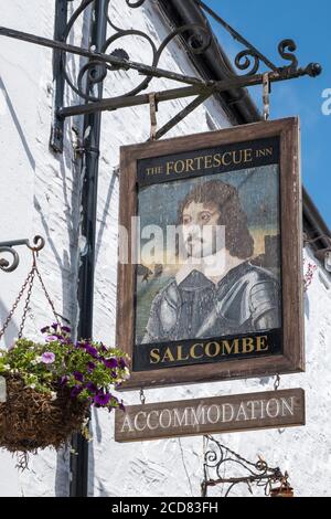 La maison publique Fortesque Inn à Union Street, Salcombe, South Hams, Devon, une station balnéaire populaire Banque D'Images