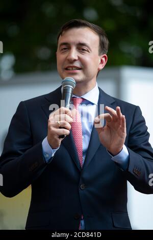 Neuss, Allemagne. 17 août 2020. Paul ZIEMIAK, Secrétaire général de la CDU, stand de campagne électorale XXL - prélude à la campagne électorale locale de la CDU NRW, à la Freithof à Neuss le 17 août 2020, | usage dans le monde crédit: dpa/Alay Live News Banque D'Images