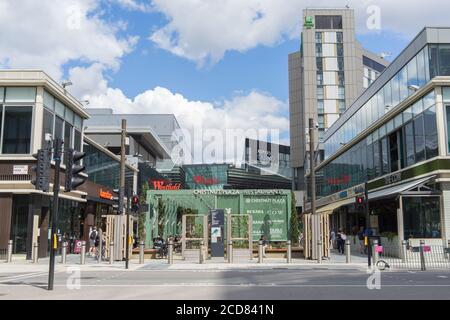 Vue extérieure du centre commercial Westfield de Stratford par une journée ensoleillée. Londres Banque D'Images