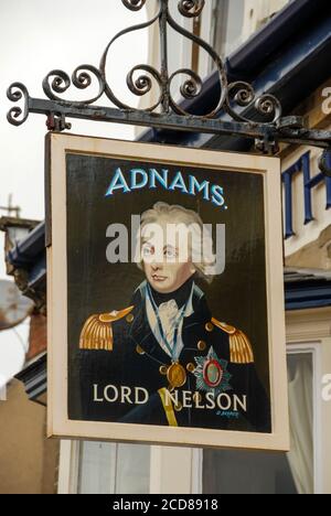 Le pub Lord Nelson appartenant à la brasserie locale, Adnams, à Southwold, Suffolk en Grande-Bretagne. La mère de Lord Nelson, Catherine Suckling, est née à Banque D'Images