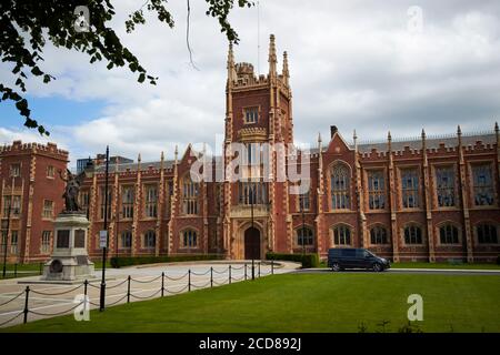 queens university belfast bâtiment principal de lanyon belfast nord de l'irlande royaume-uni Banque D'Images