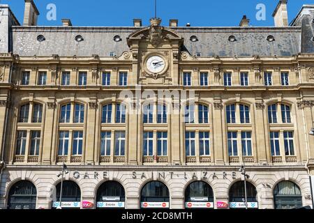 Façade de la gare St-Lazare à Paris, France Banque D'Images