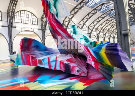 pic montre: “Katharina grosse. Ce n'était pas nous », exposition Hamburger Bahnhof - Museum für Gegenwart - Berlin, 2020 planchers peints et 3d imprimé poly Banque D'Images