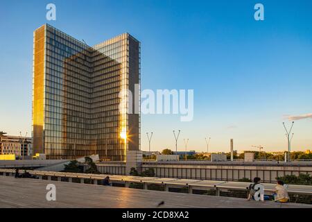 France, Paris, la Bibliothèque Nationale de France (BNF) Fran ?ois Mitterrand par l'architecte Dominique Perrault Banque D'Images