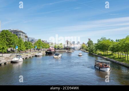 Canada, Québec, Montréal, navigation sur les bassins à l'entrée du canal de Lachine Banque D'Images
