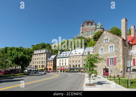 Canada, Québec, Québec, le Château de Frontenac et les maisons du boulevard Champelain Banque D'Images