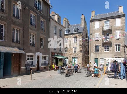 France, Manche, Cotentin, Granville, la haute ville construite sur un promontoire rocheux à l'extrême est de la baie du Mont Saint Michel, place Cambernon dans la ville haute Banque D'Images