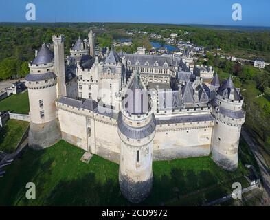 La France, l'Oise, le château de Pierrefonds (vue aérienne) Banque D'Images