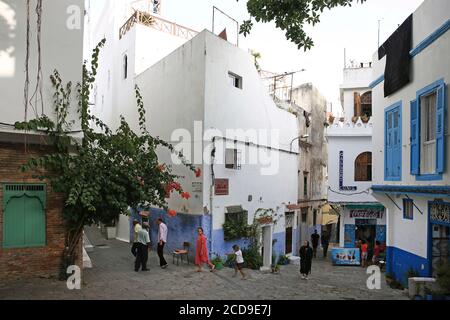 Maroc, région de Tanger Tétouan, Tanger, Tanger dans les ruelles de la casbah avec des maisons blanches Banque D'Images