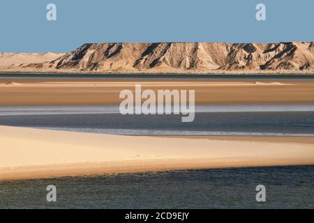 Maroc, Sahara occidental, Dakhla, site de la dune blanche située entre le lagon et les montagnes Banque D'Images