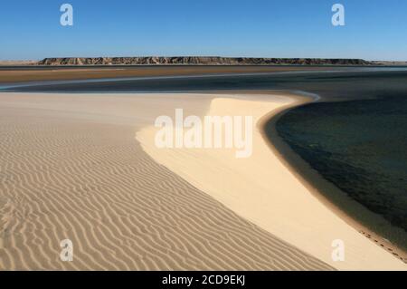 Maroc, Sahara occidental, Dakhla, site de la dune blanche située entre le lagon et les montagnes Banque D'Images